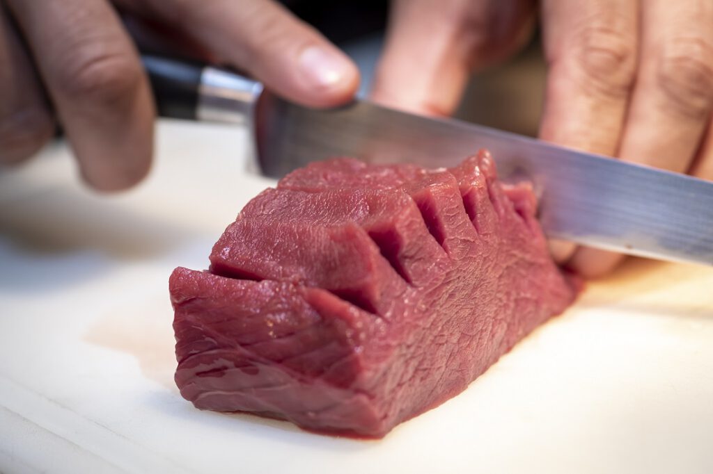 Jak rozpoznać dobrą dziczyznę po&nbsp;kolorze i&nbsp;zapachu?