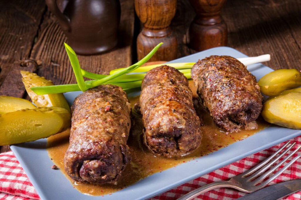 Roladki z&nbsp;dziczyzny jako świetny pomysł na&nbsp;przekąskę